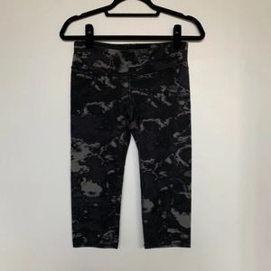 Alo Yoga Capri Leggings